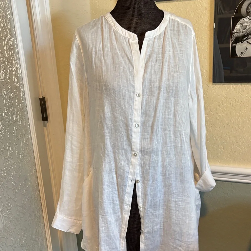 White Button-Up Tunic Top - Picture 6 of 10